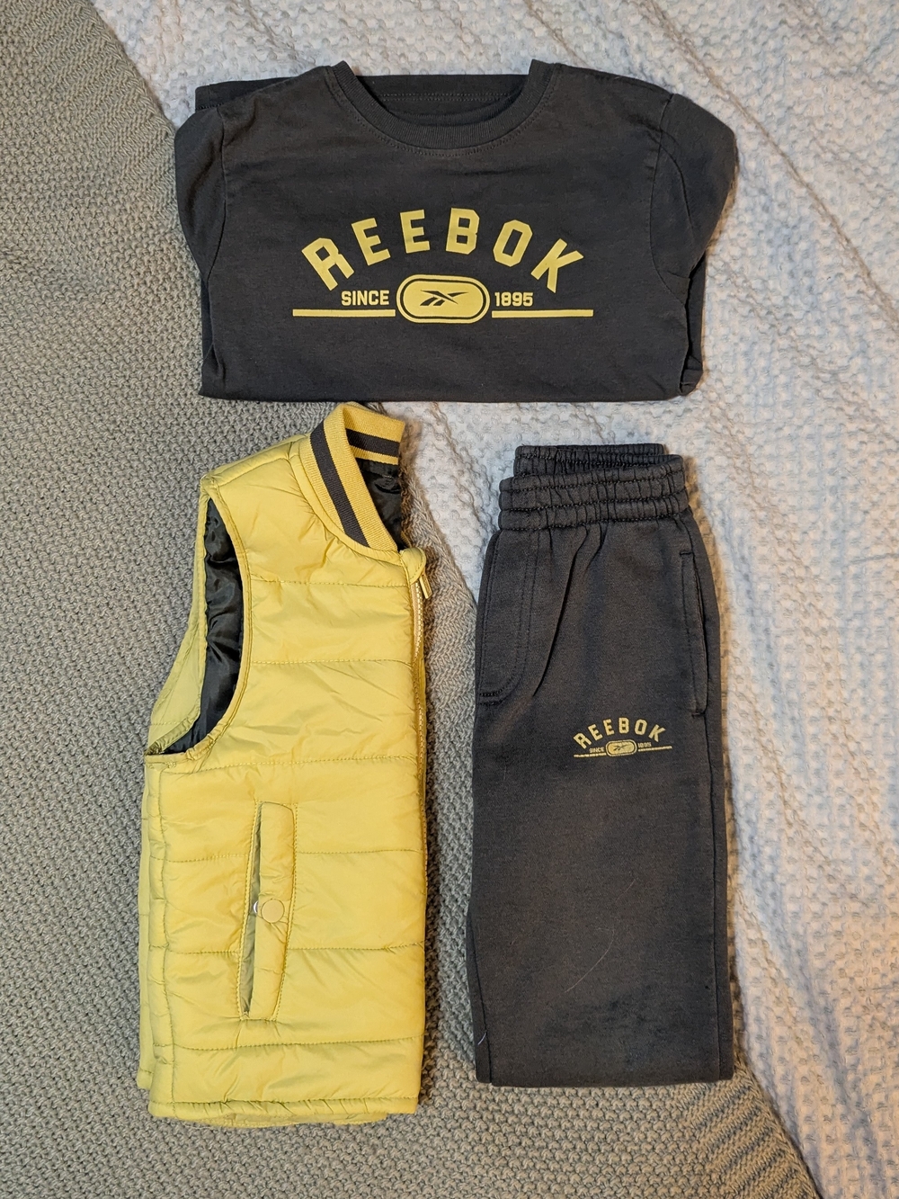 Reebok Kids Green Jogger Set with Lime Logo Accent, Size 4t